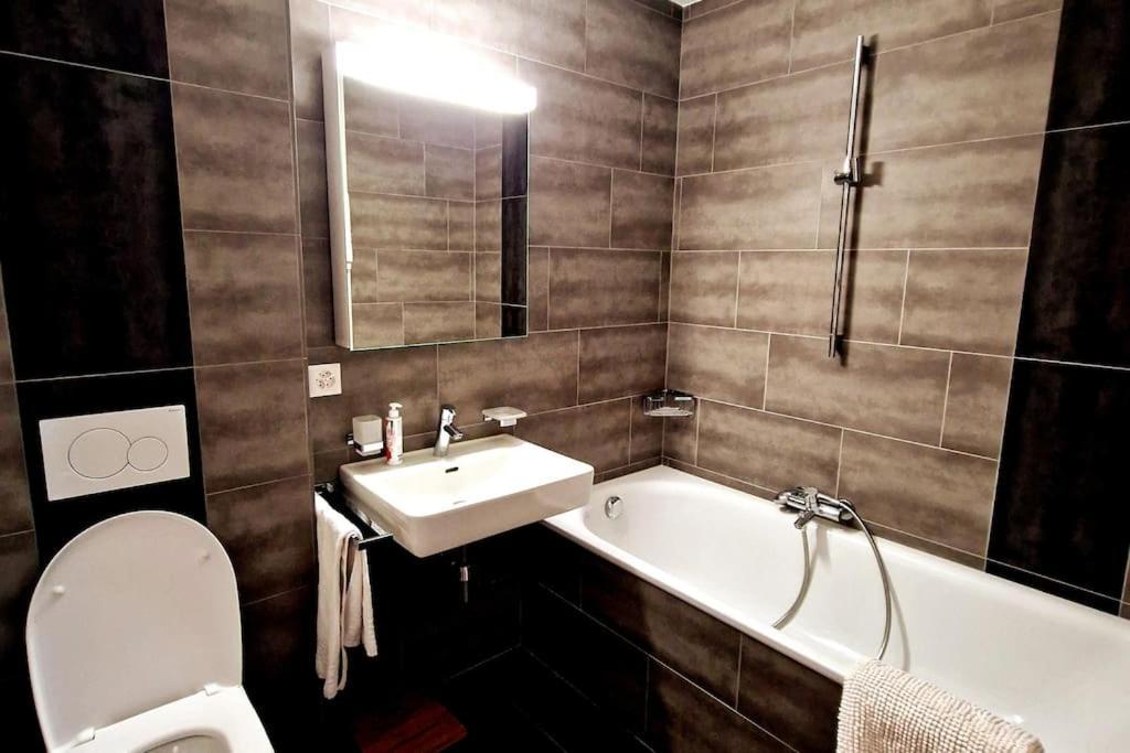 Superbe Appartement Champex-Lac Avec Piscine Et Sauna Esterno foto